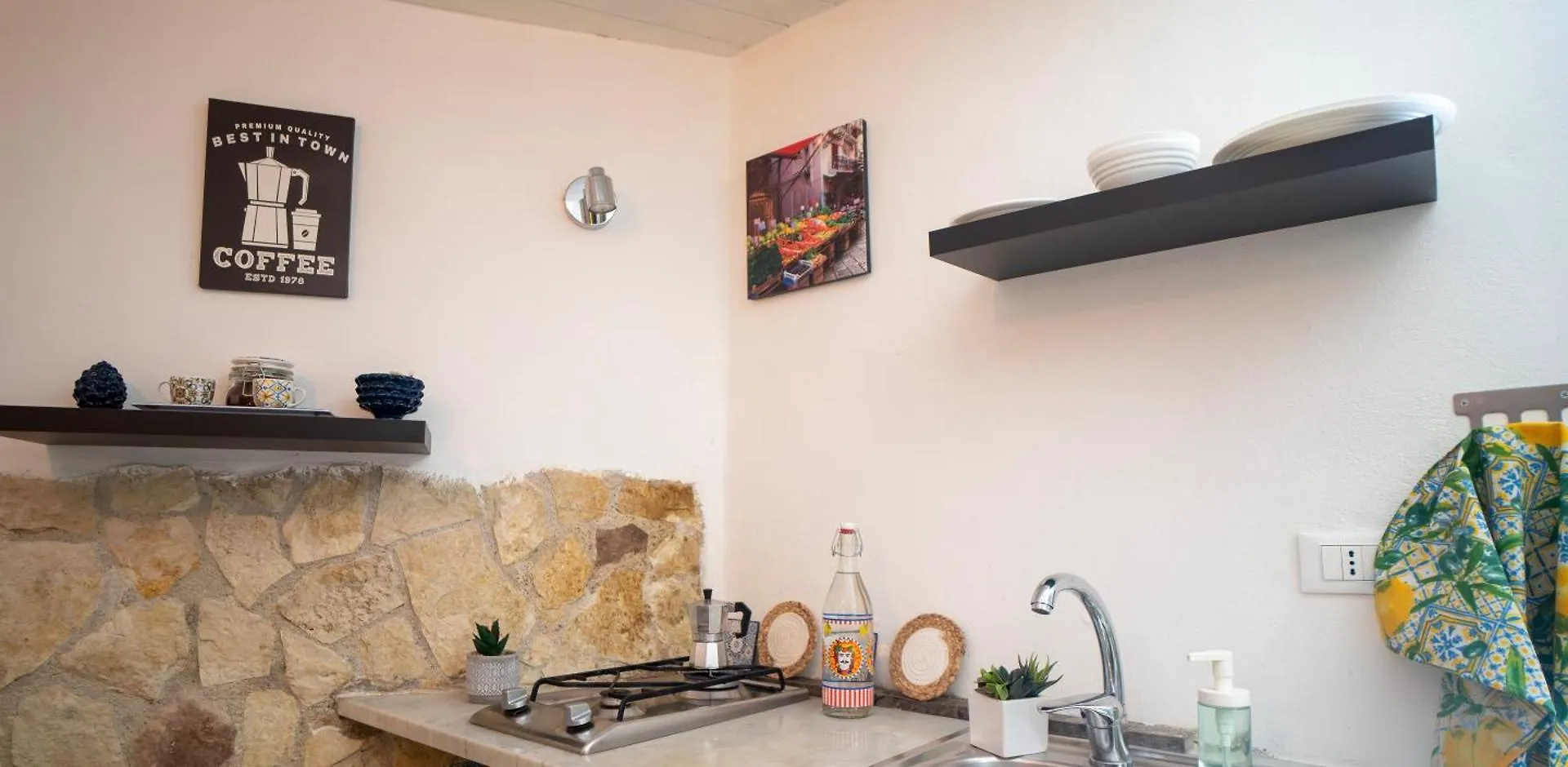 Albergheria Little Home Palermo Italia